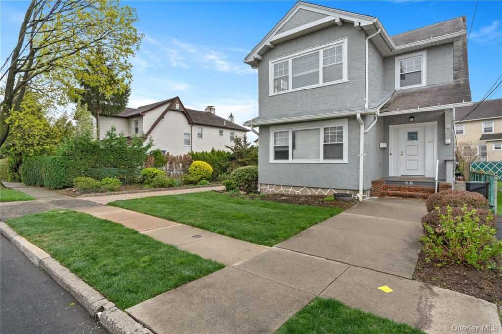 68 Stephenson Boulevard, New Rochelle, NY 10801