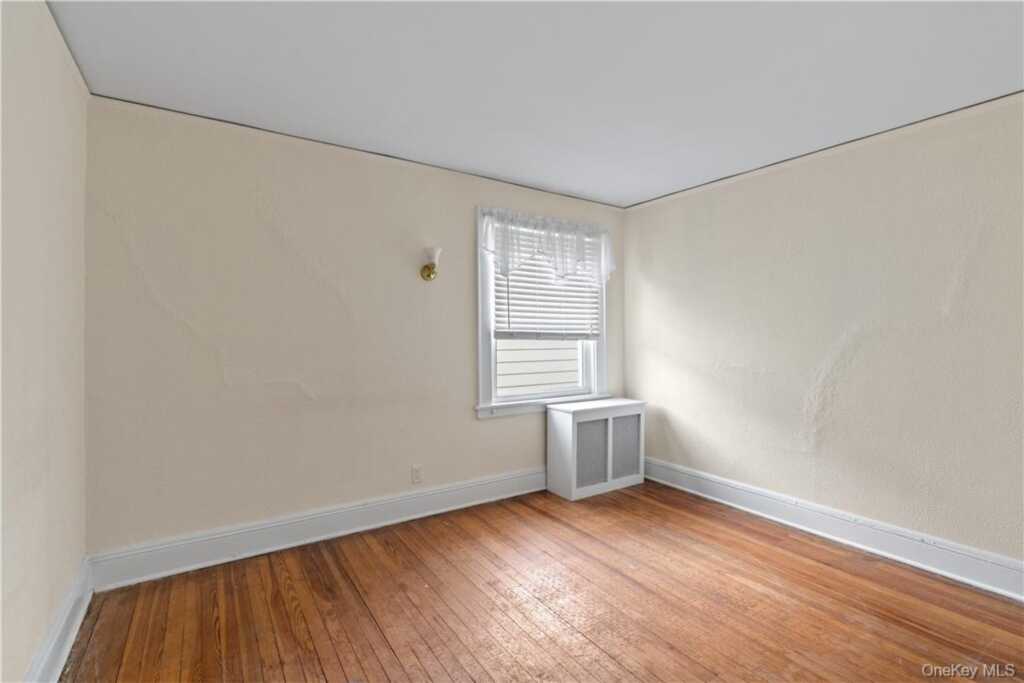 68 Stephenson Boulevard, New Rochelle, NY 10801 - Photo 11 of 14