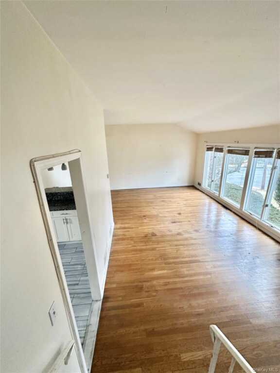 3 Soundview Street, New Rochelle, NY 10805 - Photo 3 of 6