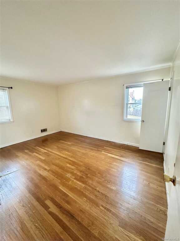 3 Soundview Street, New Rochelle, NY 10805 - Photo 5 of 6