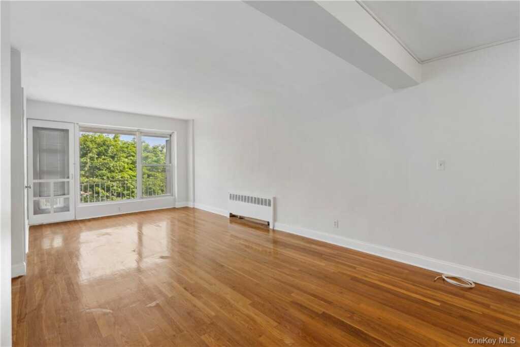 720 Pelham Road, Unit #1E, New Rochelle, NY 10805 - Photo 4 of 20