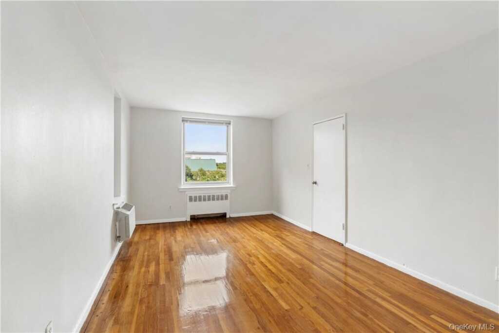 720 Pelham Road, Unit #1E, New Rochelle, NY 10805 - Photo 6 of 20