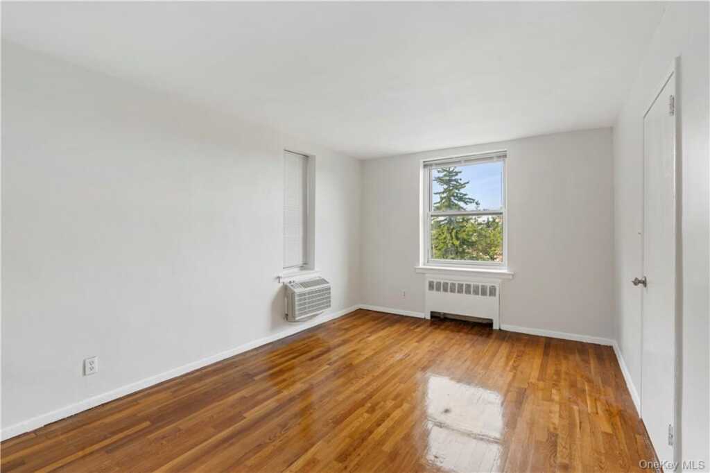 720 Pelham Road, Unit #1E, New Rochelle, NY 10805 - Photo 7 of 20