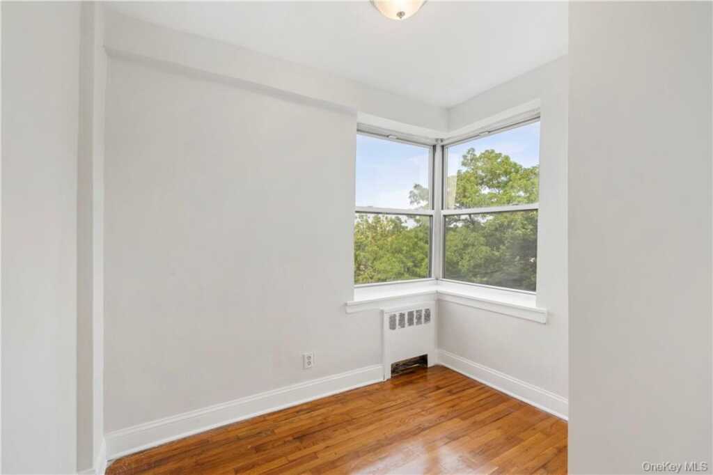 720 Pelham Road, Unit #1E, New Rochelle, NY 10805 - Photo 9 of 20
