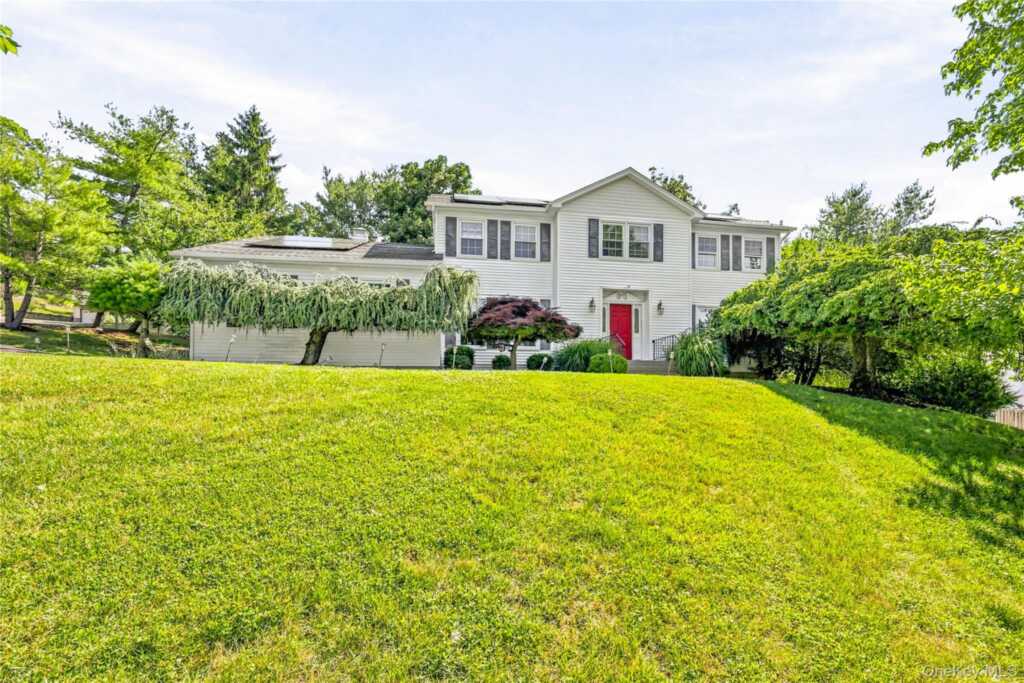 2 Sloane Court, Stony Point, NY 10980