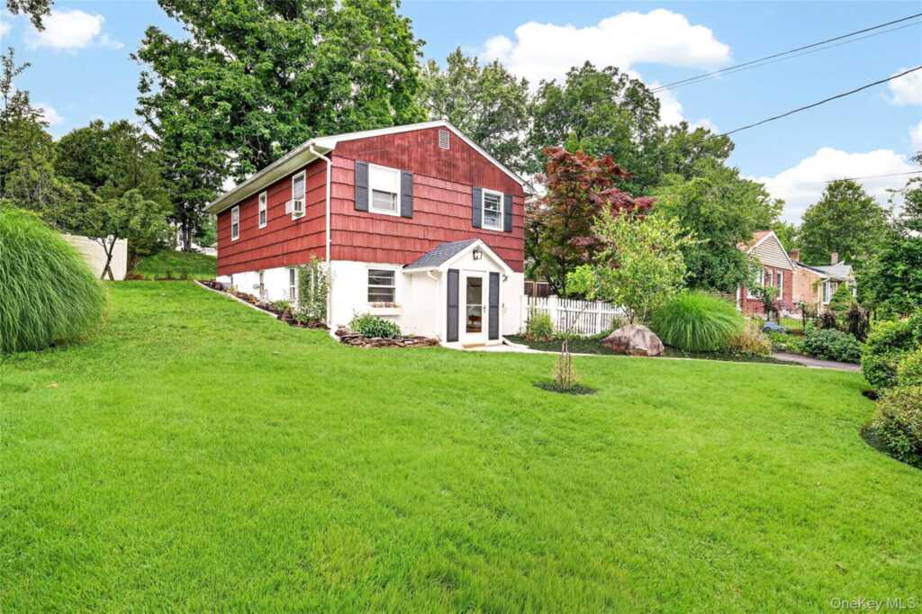 404 Tompkins Avenue, Nyack, NY 10960 - Photo 2 of 33