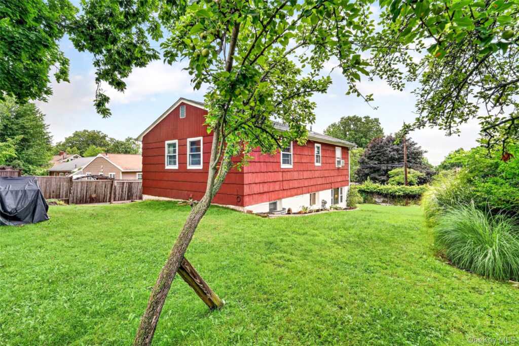404 Tompkins Avenue, Nyack, NY 10960 - Photo 31 of 33