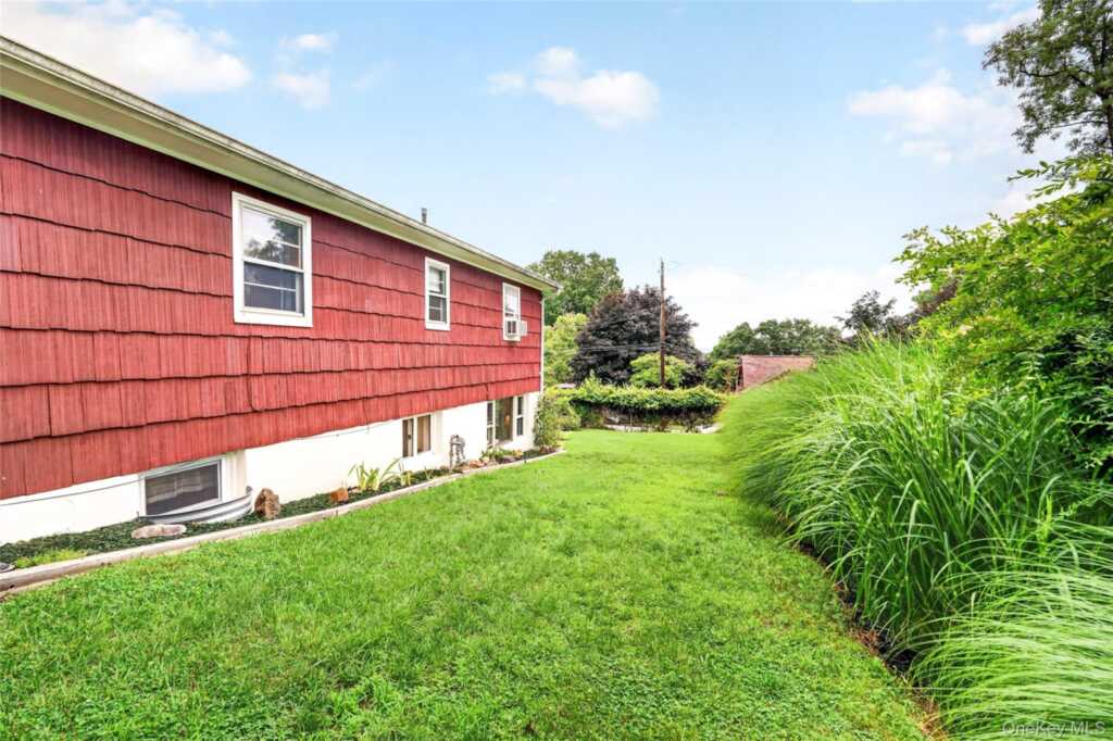 404 Tompkins Avenue, Nyack, NY 10960 - Photo 32 of 33