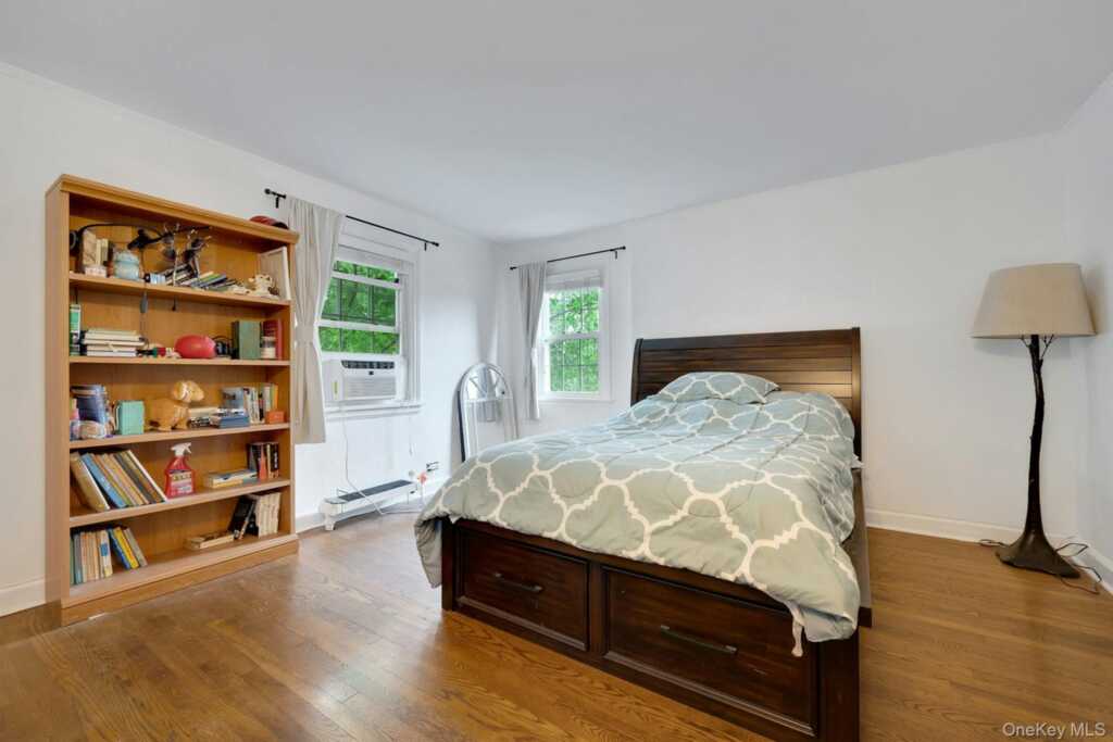 4 Interlaken Avenue, New Rochelle, NY 10801 - Photo 14 of 29
