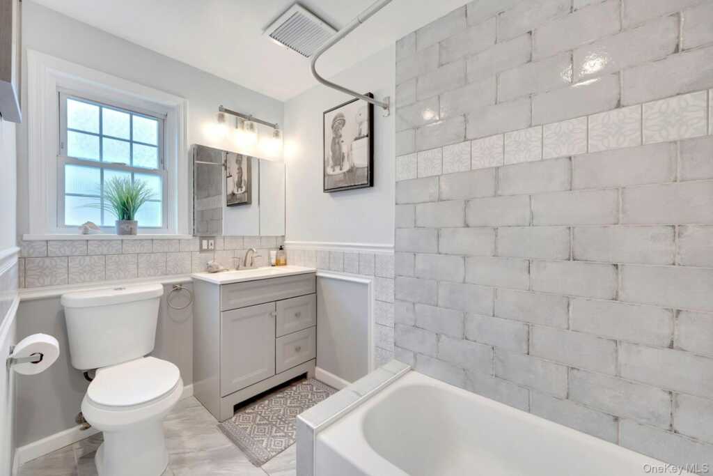 4 Interlaken Avenue, New Rochelle, NY 10801 - Photo 17 of 29