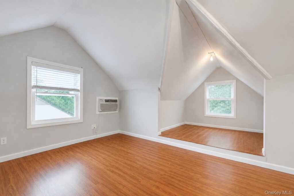 4 Interlaken Avenue, New Rochelle, NY 10801 - Photo 19 of 29