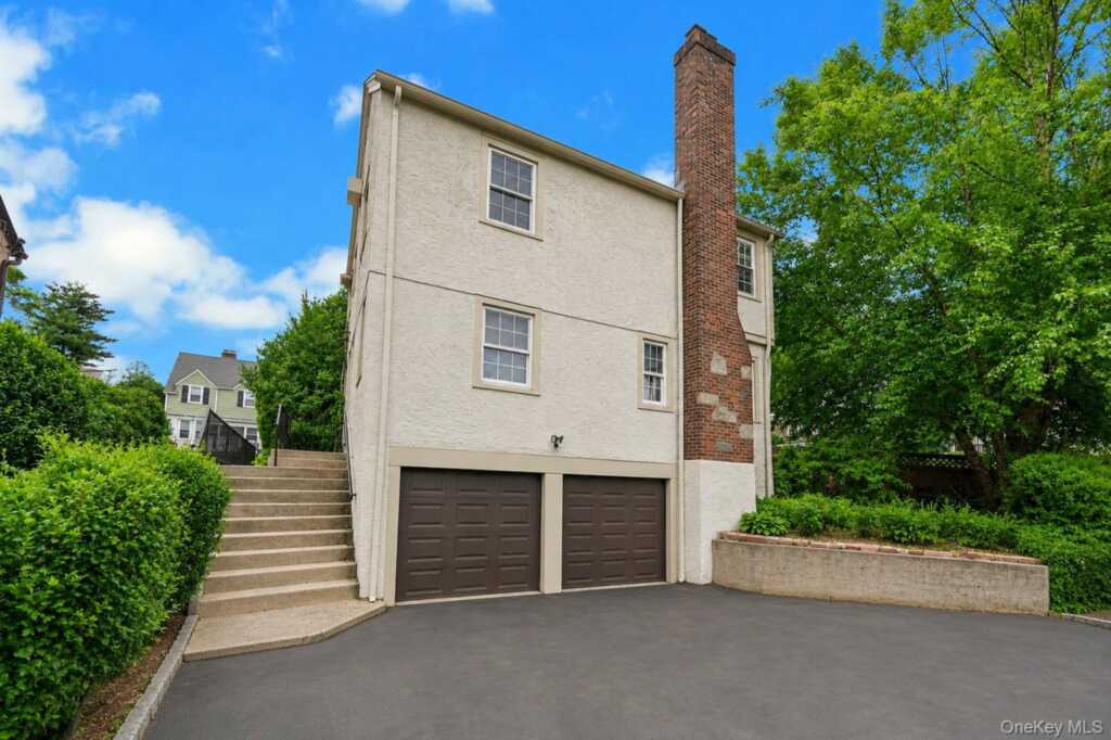 4 Interlaken Avenue, New Rochelle, NY 10801 - Photo 24 of 29