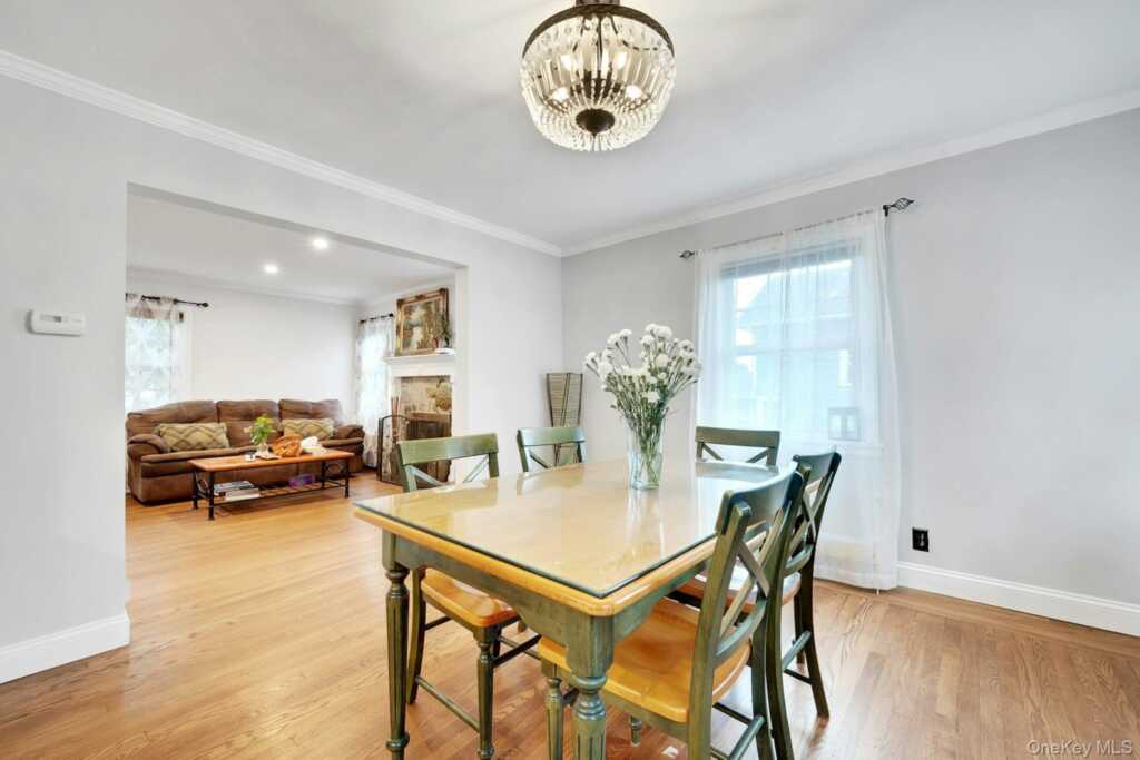 4 Interlaken Avenue, New Rochelle, NY 10801 - Photo 7 of 29