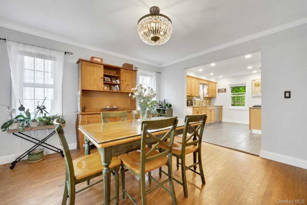 4 Interlaken Avenue, New Rochelle, NY 10801 - Photo 8 of 29