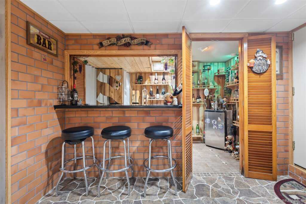 11 Brook Road, Rye, NY 10573 - Photo 21 of 38