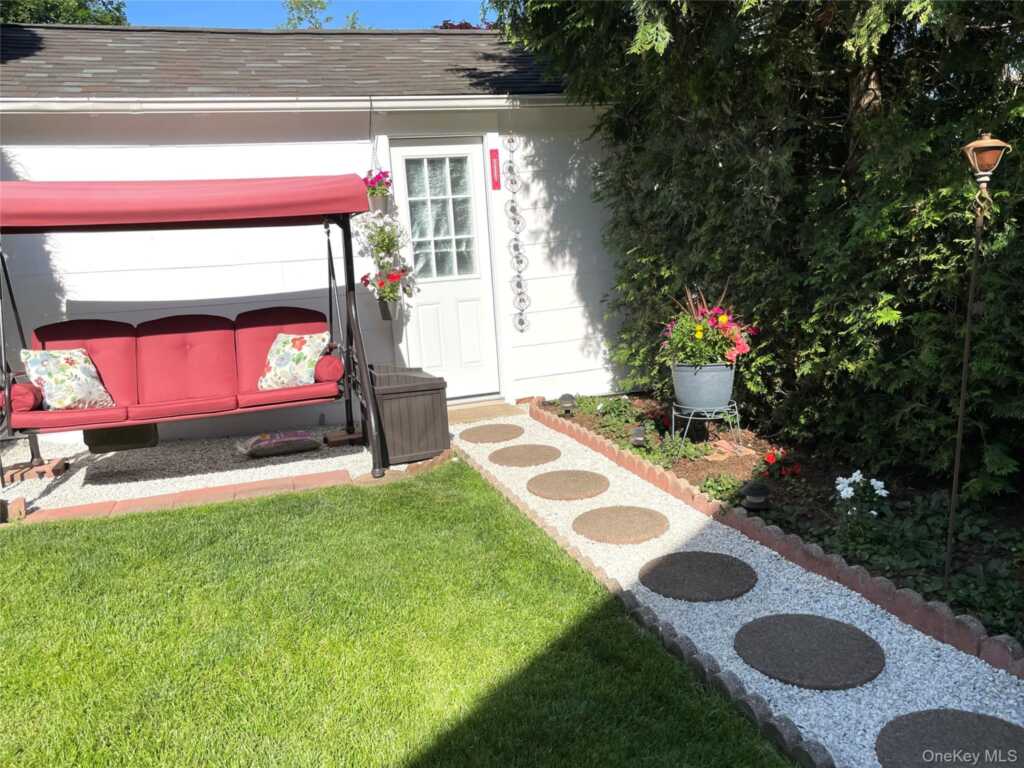 11 Brook Road, Rye, NY 10573 - Photo 36 of 38