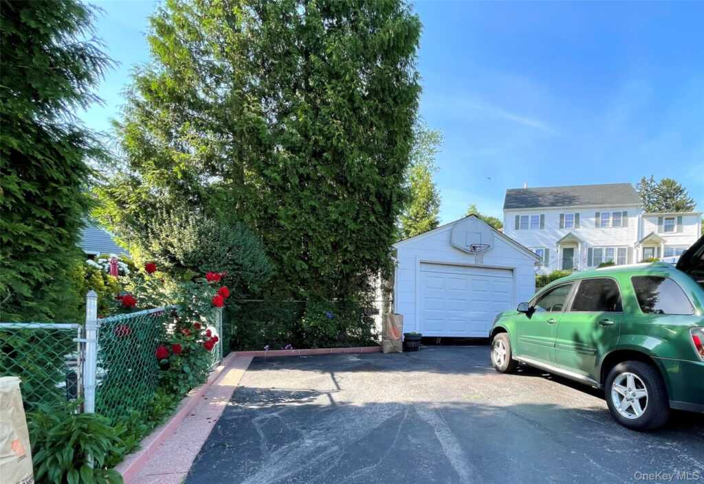 11 Brook Road, Rye, NY 10573 - Photo 37 of 38