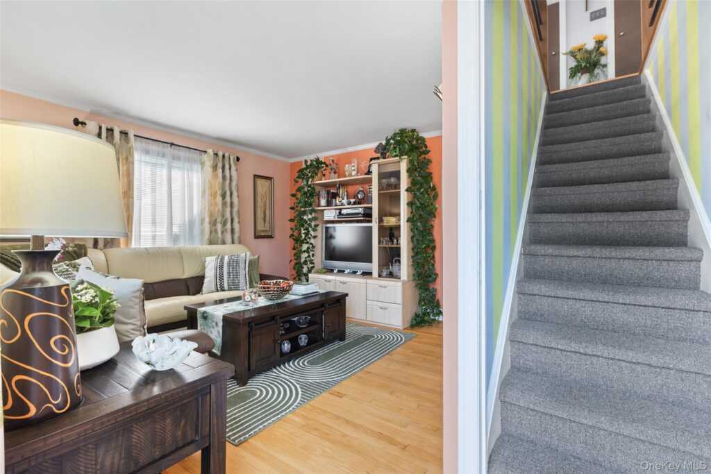 11 Brook Road, Rye, NY 10573 - Photo 4 of 38
