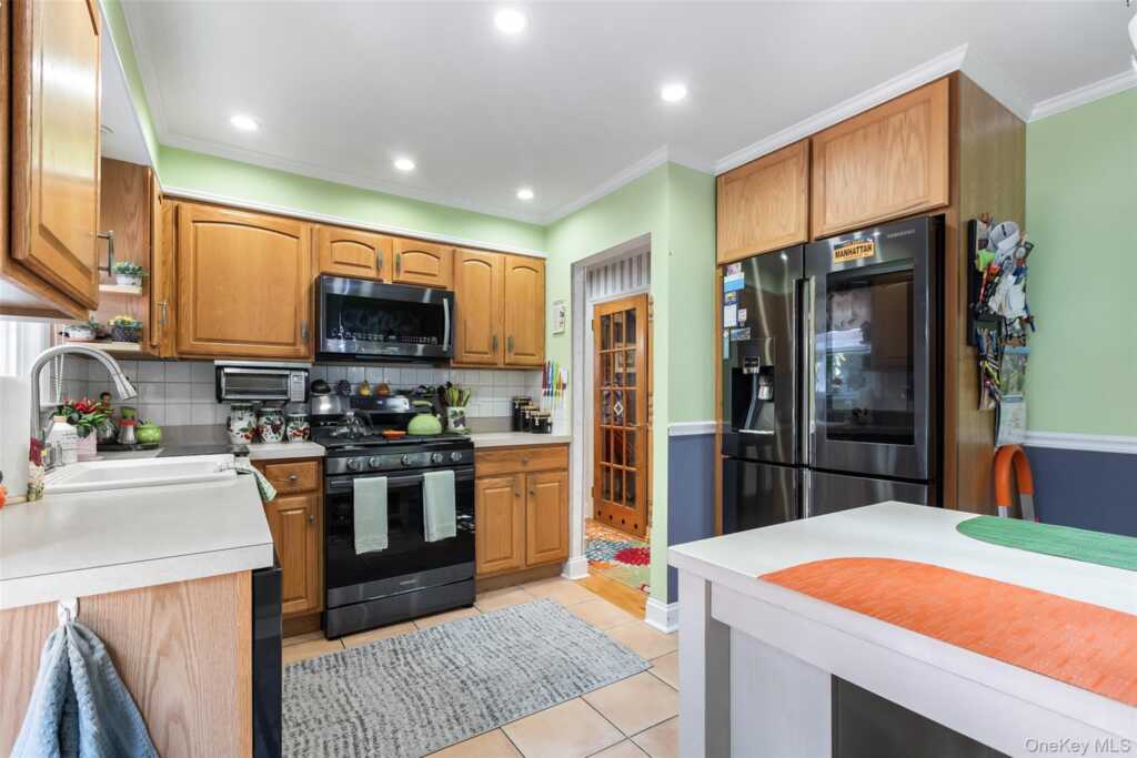 11 Brook Road, Rye, NY 10573 - Photo 8 of 38