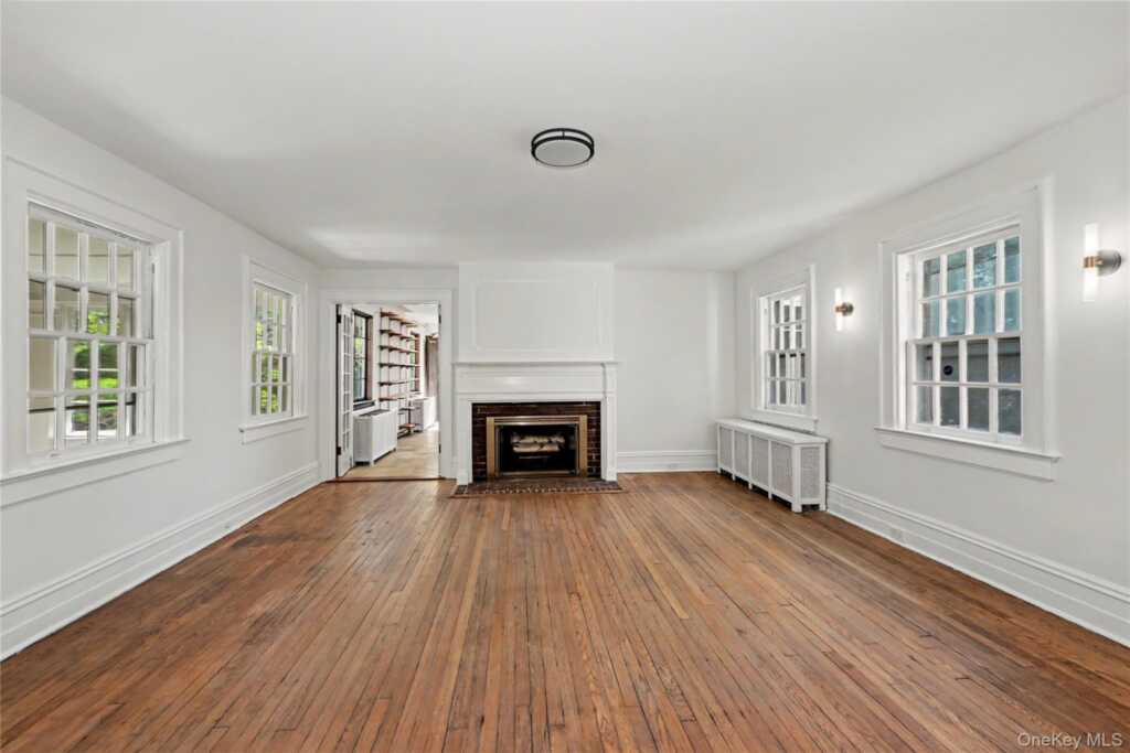 53 Cortlandt Avenue, New Rochelle, NY 10801 - Photo 4 of 33