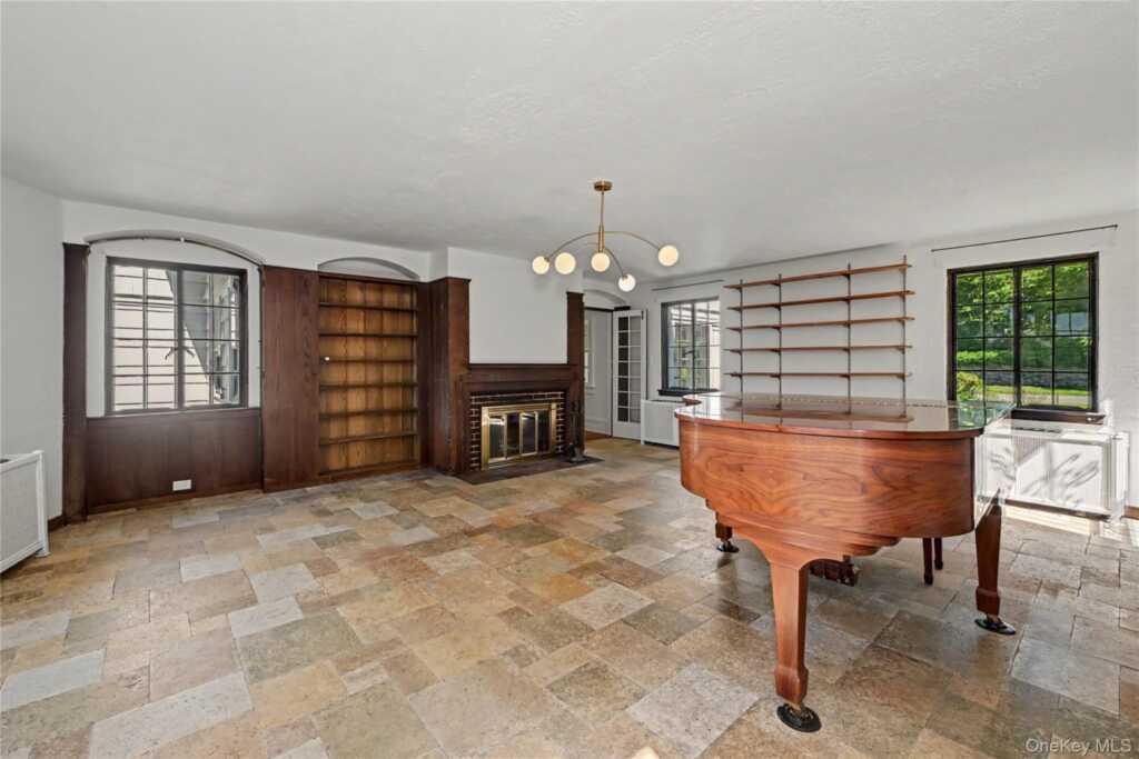 53 Cortlandt Avenue, New Rochelle, NY 10801 - Photo 7 of 33