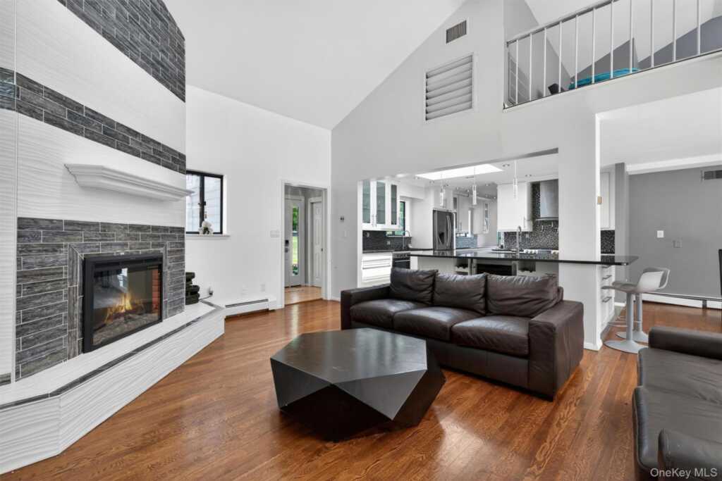 194 S Mountain Road, New City, NY 10956 - Photo 10 of 50
