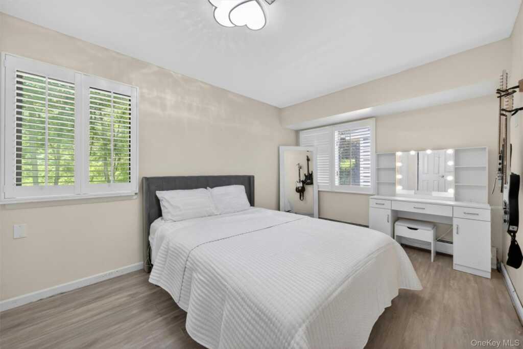 194 S Mountain Road, New City, NY 10956 - Photo 28 of 50