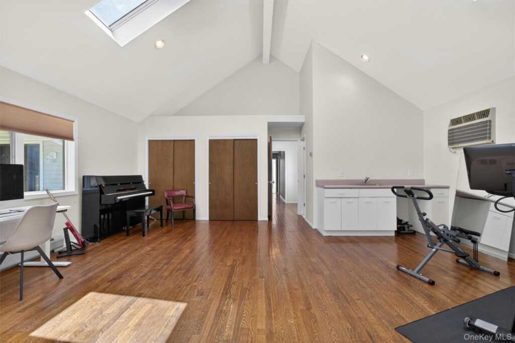 194 S Mountain Road, New City, NY 10956 - Photo 34 of 50