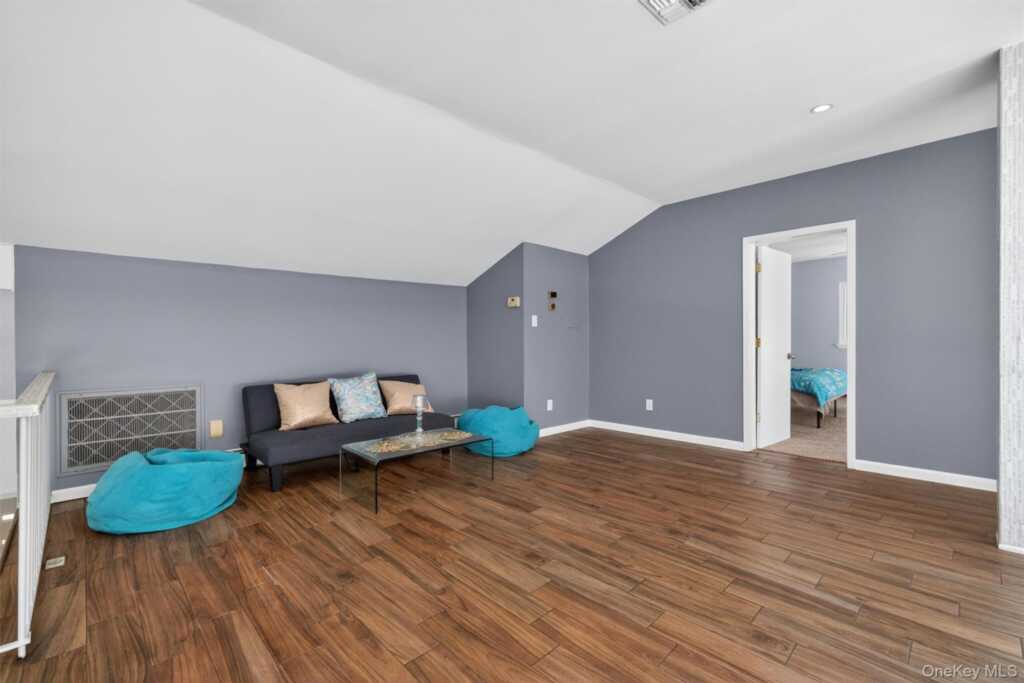 194 S Mountain Road, New City, NY 10956 - Photo 38 of 50