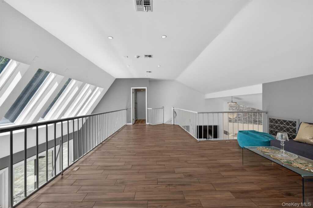 194 S Mountain Road, New City, NY 10956 - Photo 42 of 50