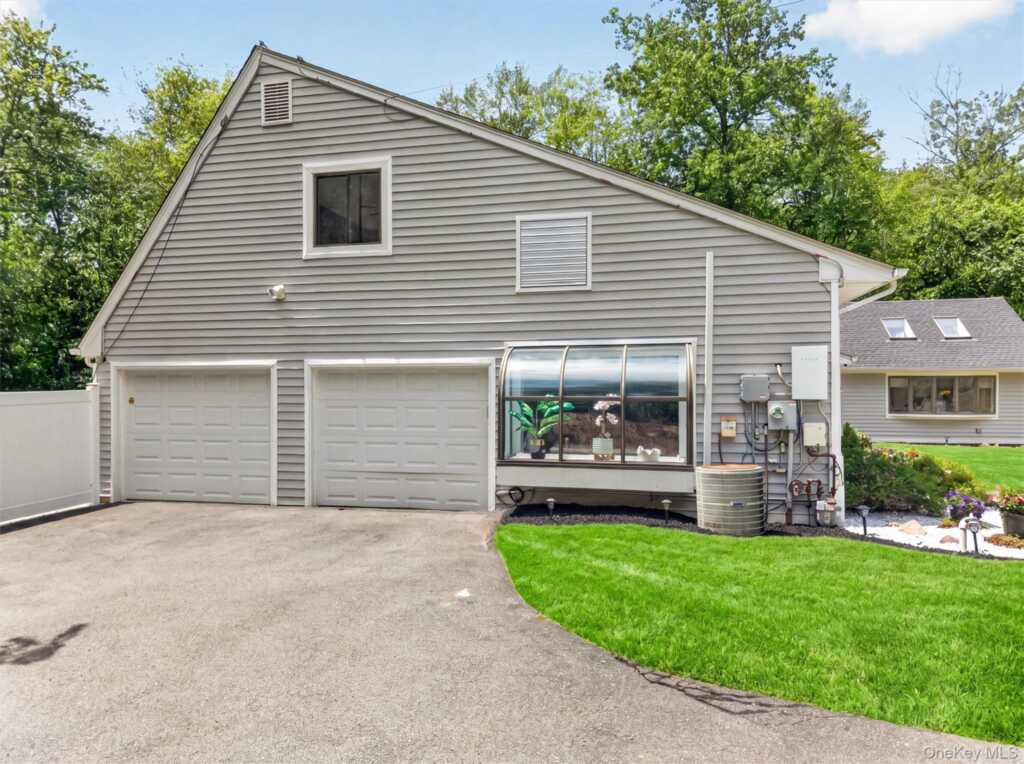 194 S Mountain Road, New City, NY 10956 - Photo 45 of 50