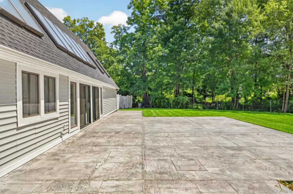194 S Mountain Road, New City, NY 10956 - Photo 46 of 50