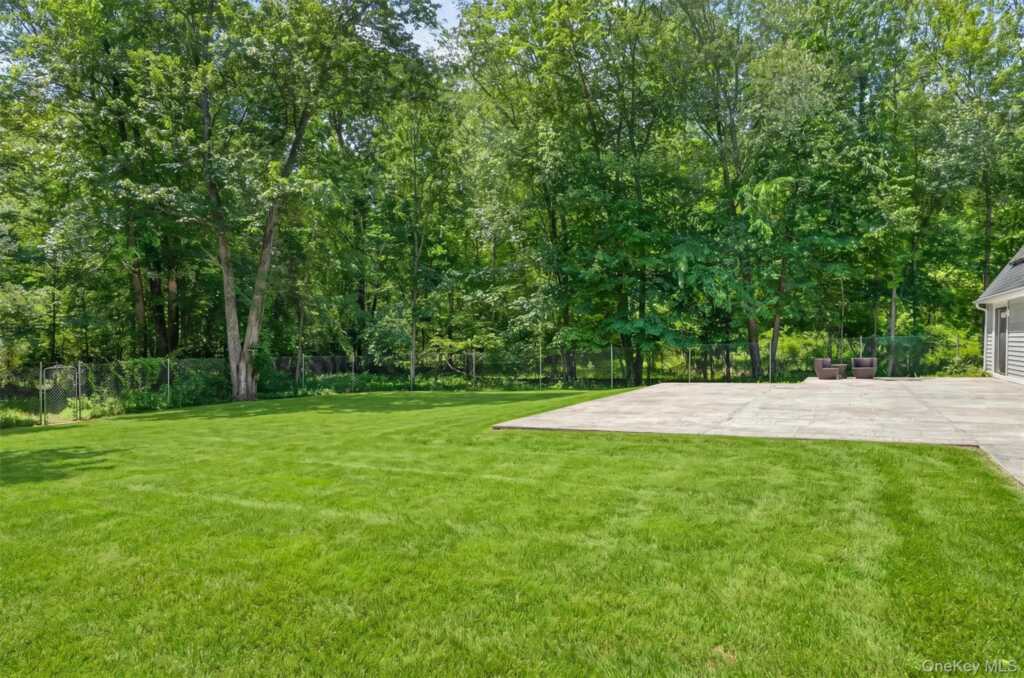 194 S Mountain Road, New City, NY 10956 - Photo 47 of 50