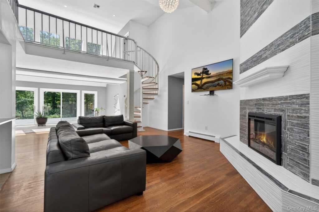 194 S Mountain Road, New City, NY 10956 - Photo 8 of 50