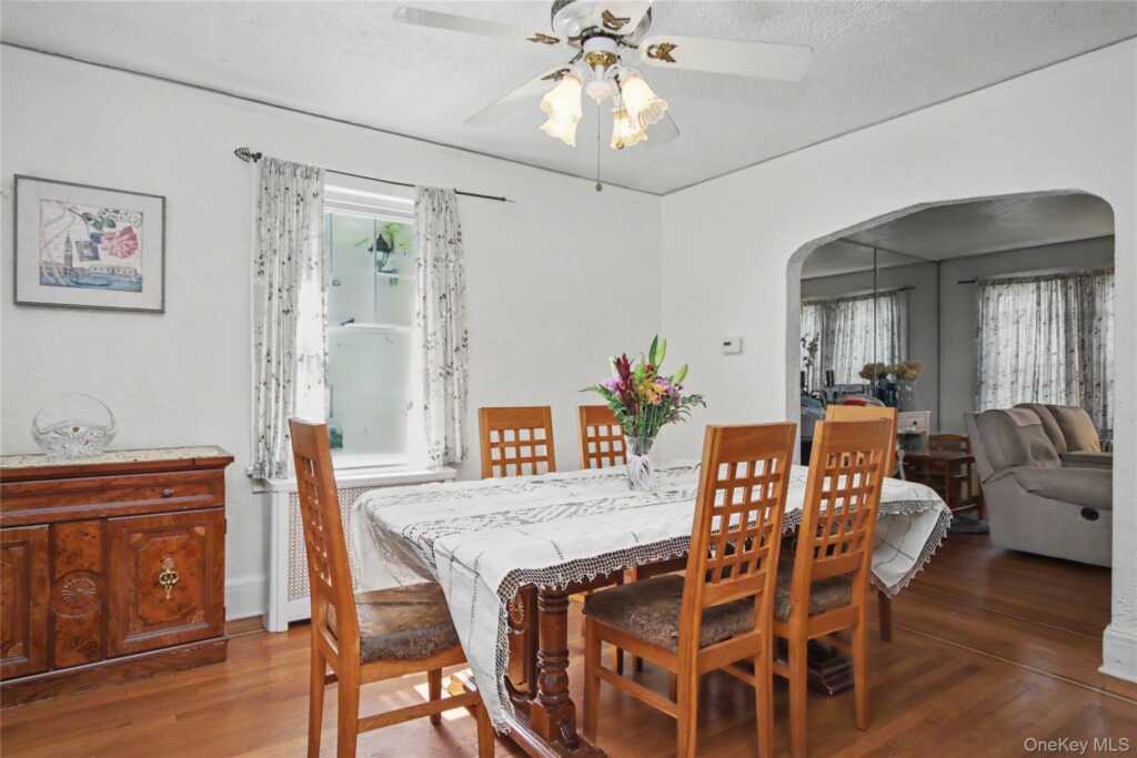 31 Brookdale Avenue, White Plains, NY 10603 - Photo 11 of 44