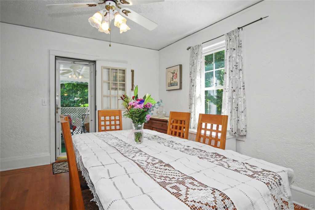 31 Brookdale Avenue, White Plains, NY 10603 - Photo 12 of 44