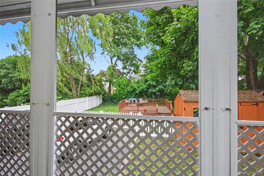 31 Brookdale Avenue, White Plains, NY 10603 - Photo 33 of 44