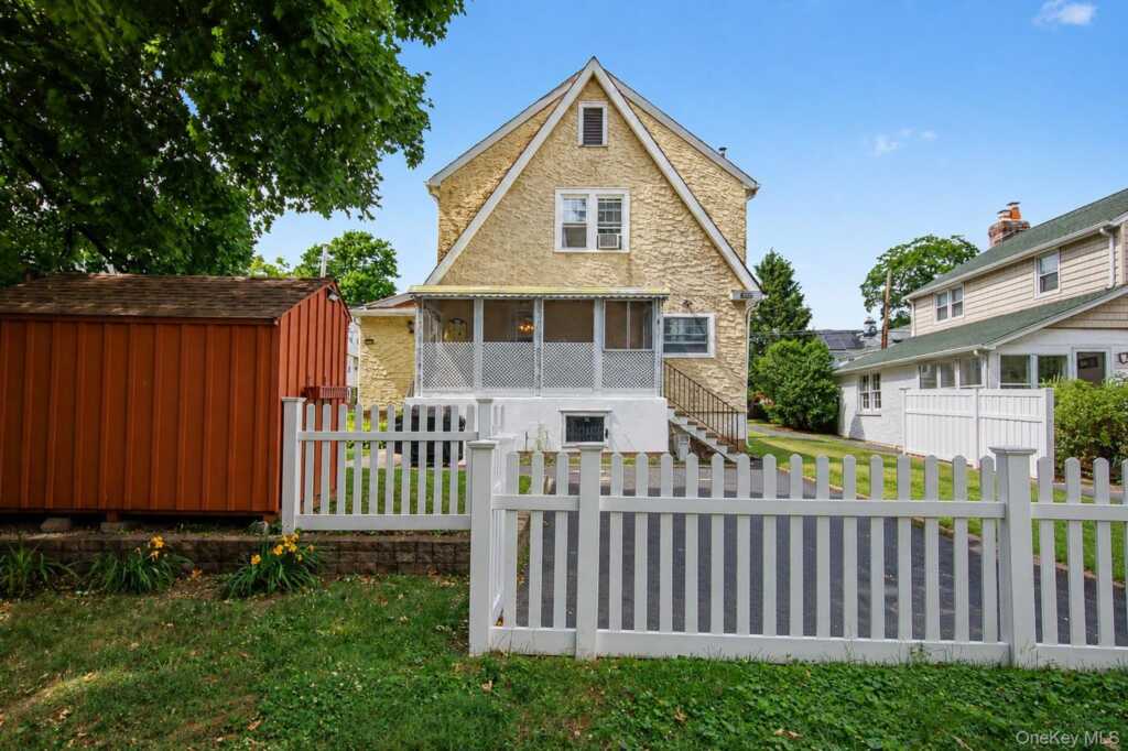 31 Brookdale Avenue, White Plains, NY 10603 - Photo 34 of 44