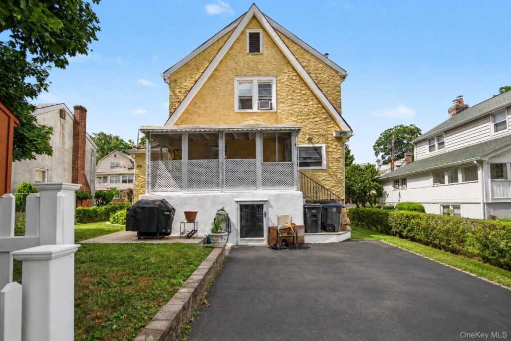 31 Brookdale Avenue, White Plains, NY 10603 - Photo 36 of 44
