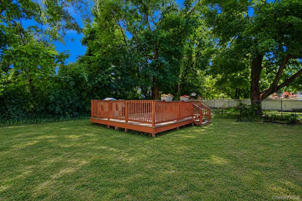 31 Brookdale Avenue, White Plains, NY 10603 - Photo 39 of 44