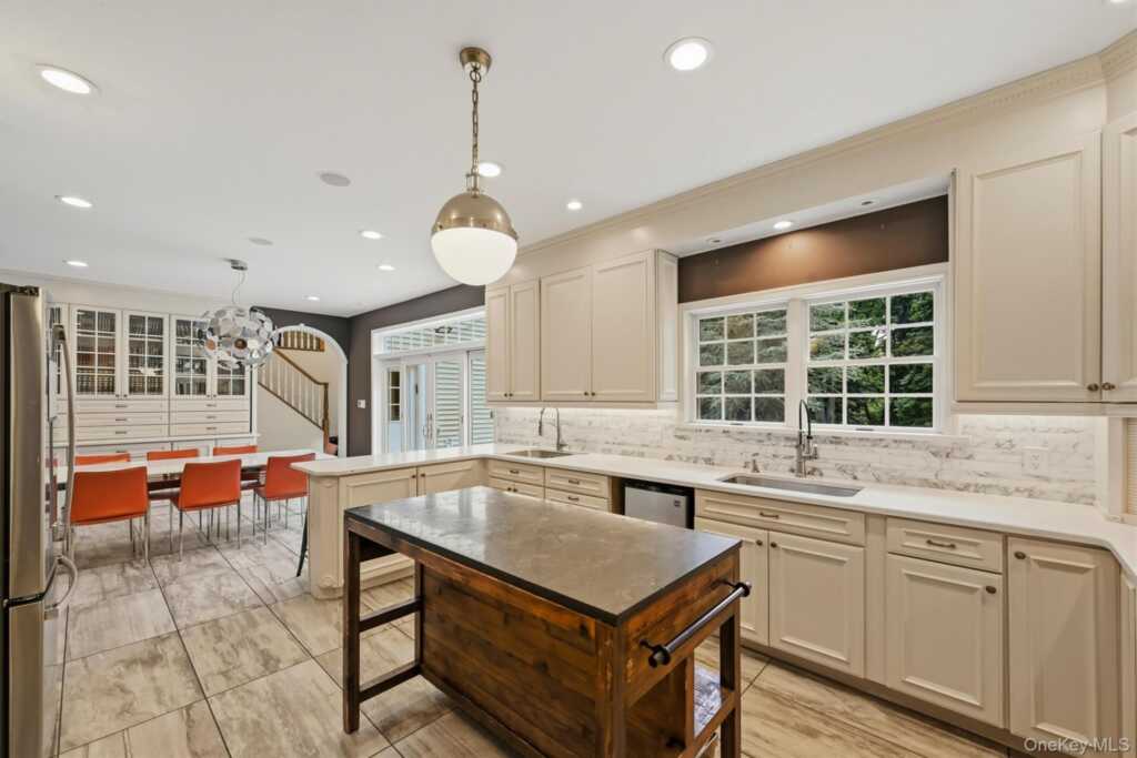 281 Phillips Hill Road, New City, NY 10956 - Photo 13 of 50