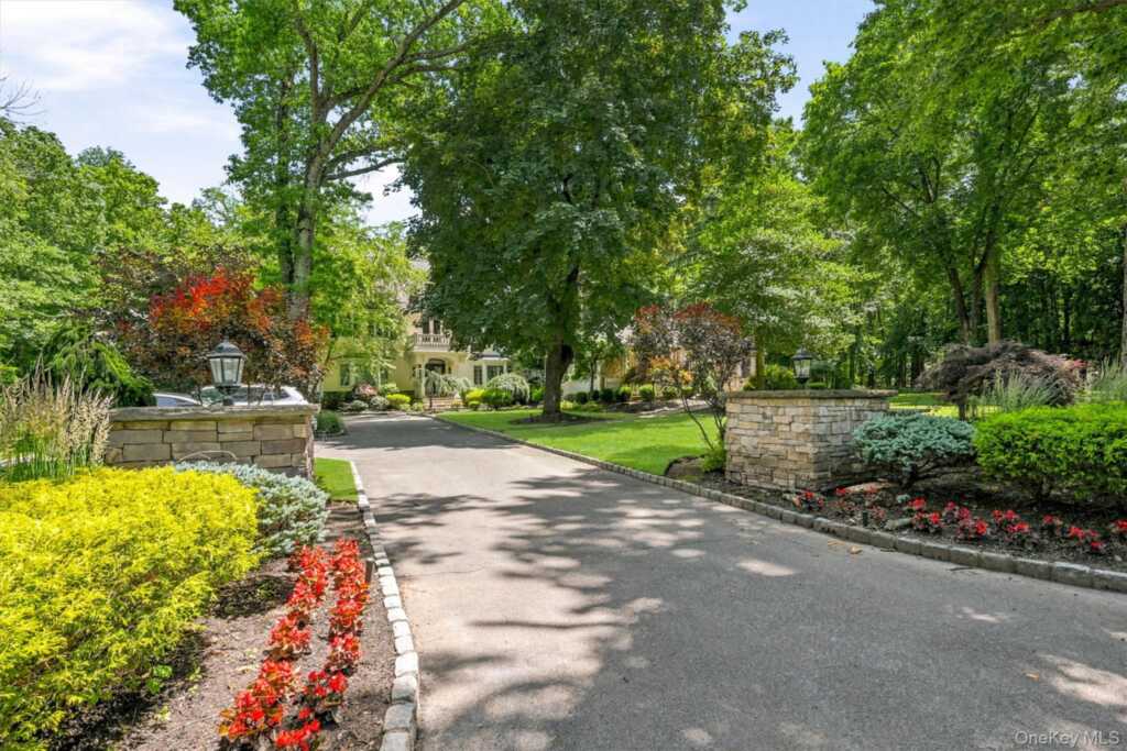 281 Phillips Hill Road, New City, NY 10956 - Photo 3 of 50