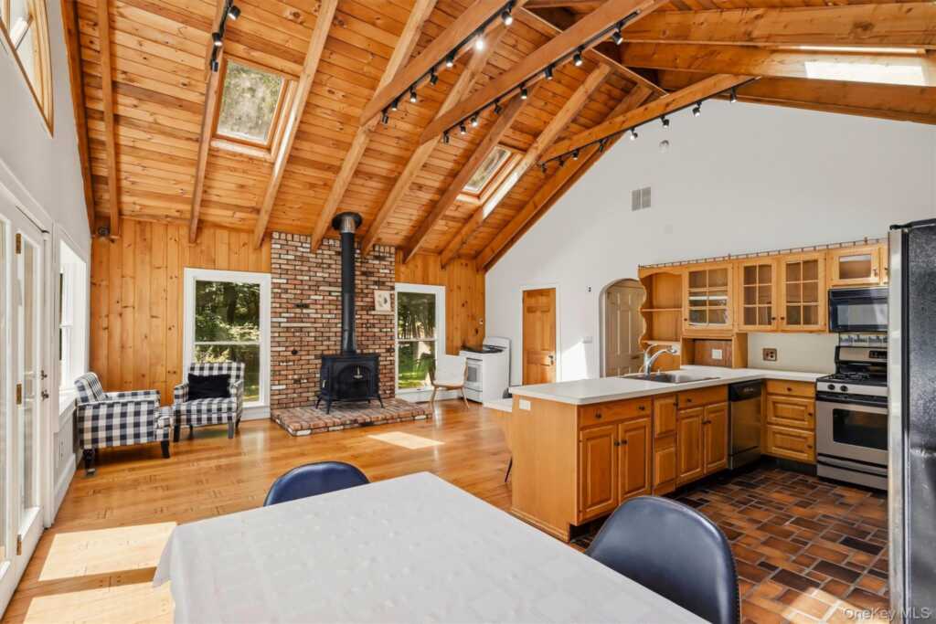 281 Phillips Hill Road, New City, NY 10956 - Photo 34 of 50
