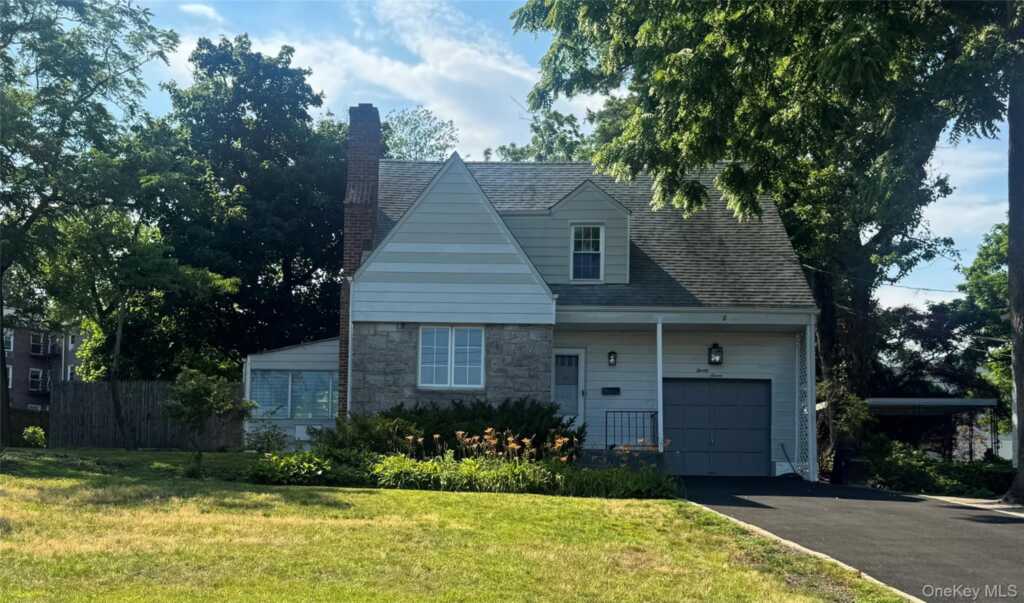 27 Keogh Lane, New Rochelle, NY 10805