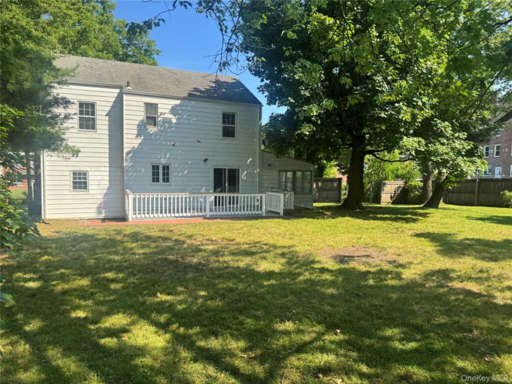 27 Keogh Lane, New Rochelle, NY 10805 - Photo 12 of 13