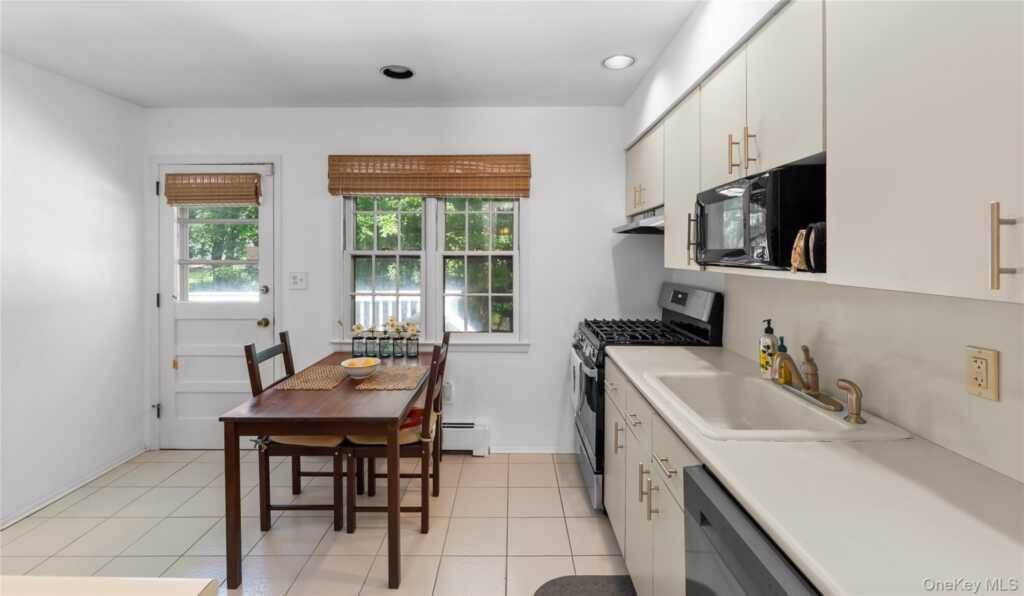 414 Maple Avenue, Nyack, NY 10960 - Photo 10 of 49