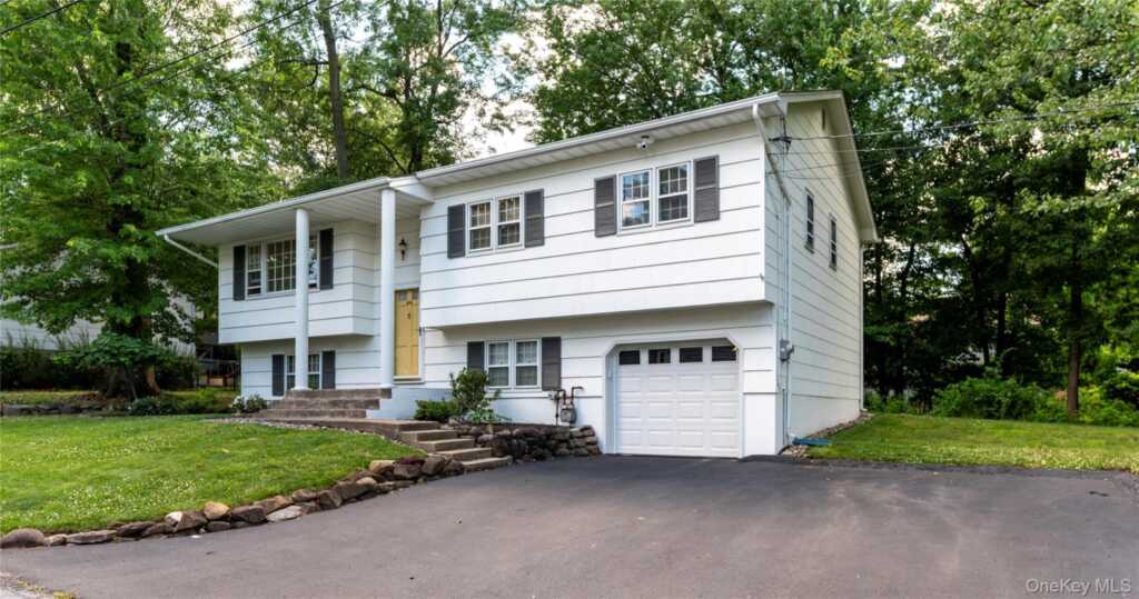 414 Maple Avenue, Nyack, NY 10960 - Photo 3 of 49
