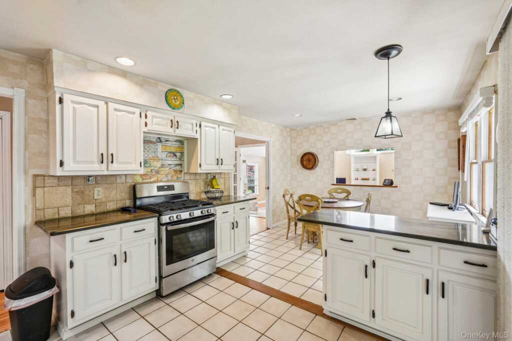 13 Bayview Drive, Stony Point, NY 10980 - Photo 12 of 33