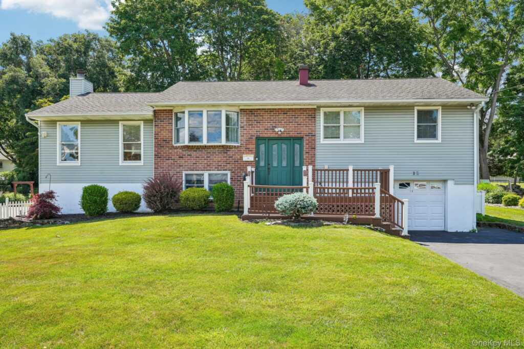 13 Bayview Drive, Stony Point, NY 10980 - Photo 2 of 33
