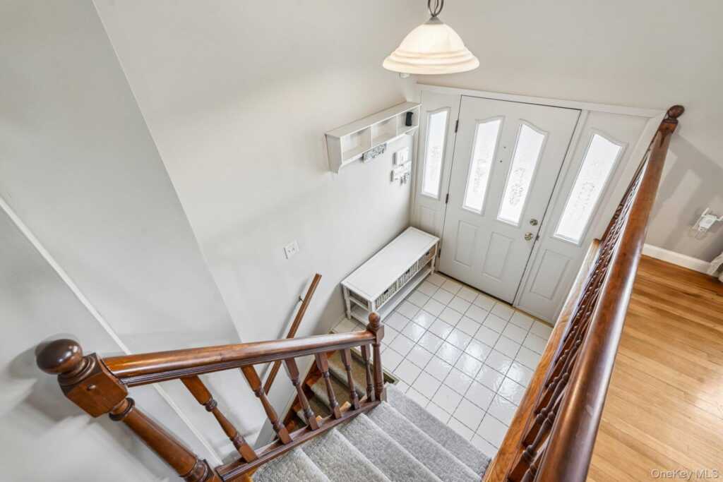 13 Bayview Drive, Stony Point, NY 10980 - Photo 4 of 33